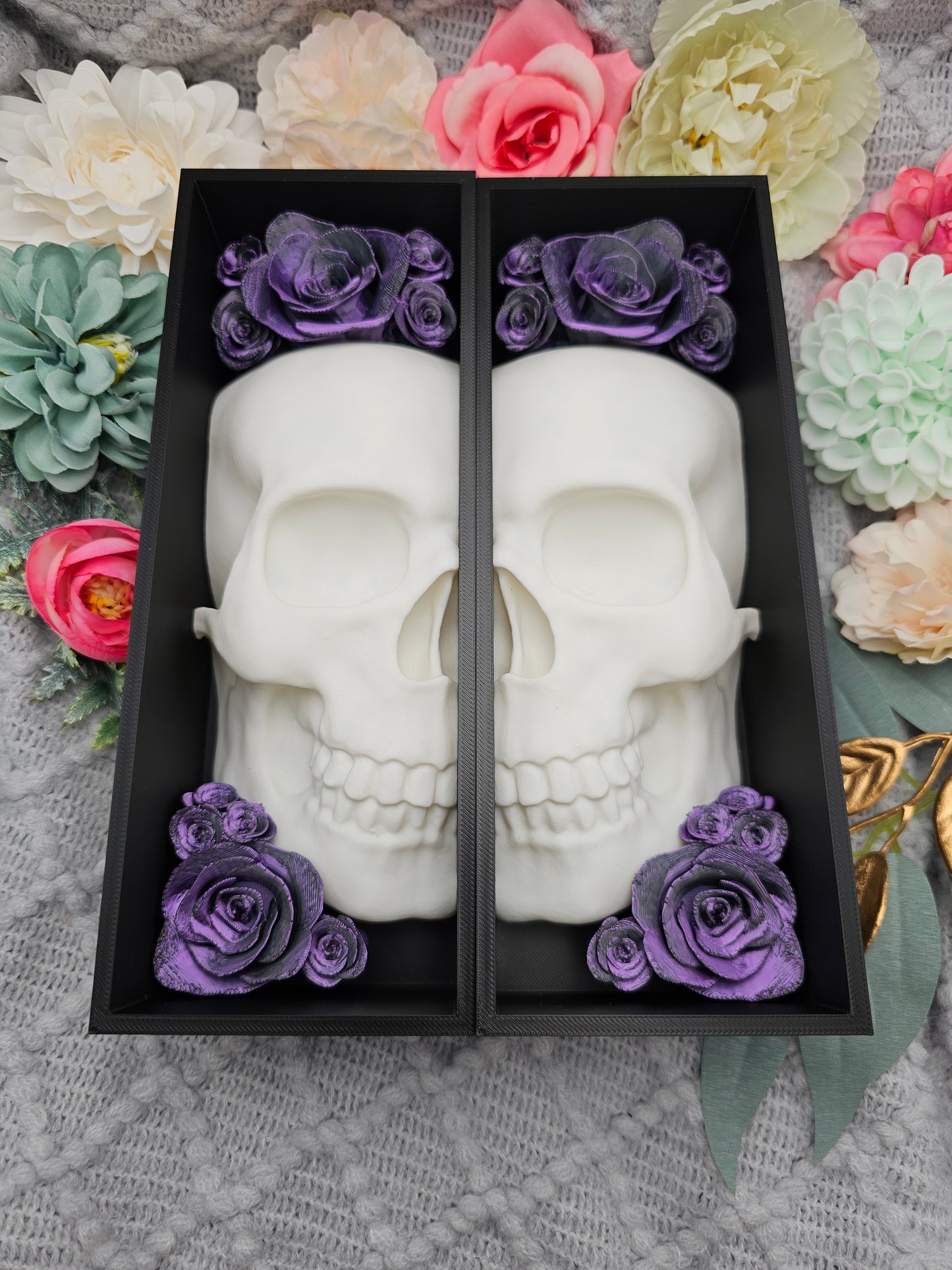 Book Nook Skull White with Roses 8 Colors to choose from Set/Single | 3D Print | Bookend | Bookshelf Decoration