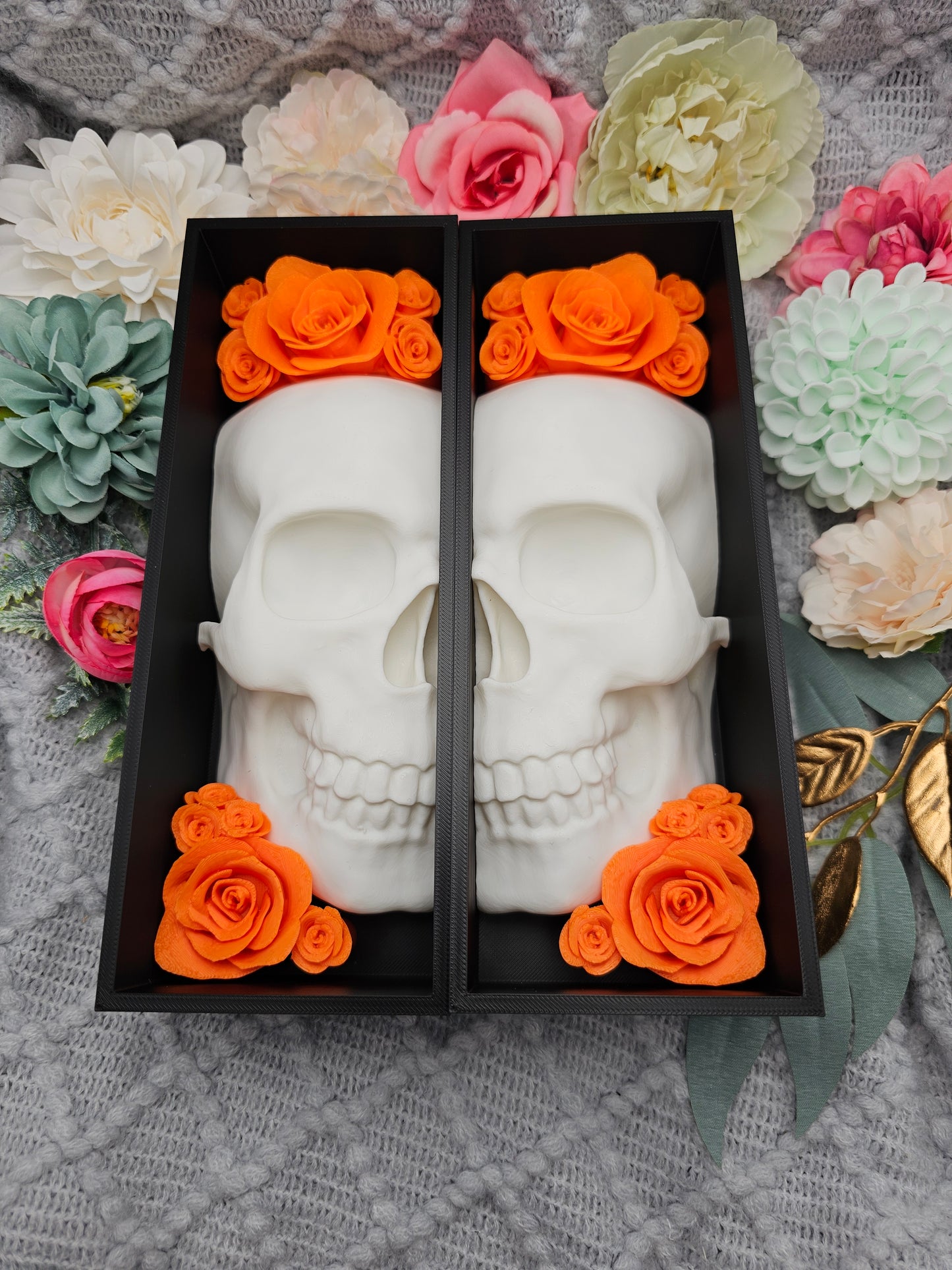 Book Nook Skull White with Roses 8 Colors to choose from Set/Single | 3D Print | Bookend | Bookshelf Decoration