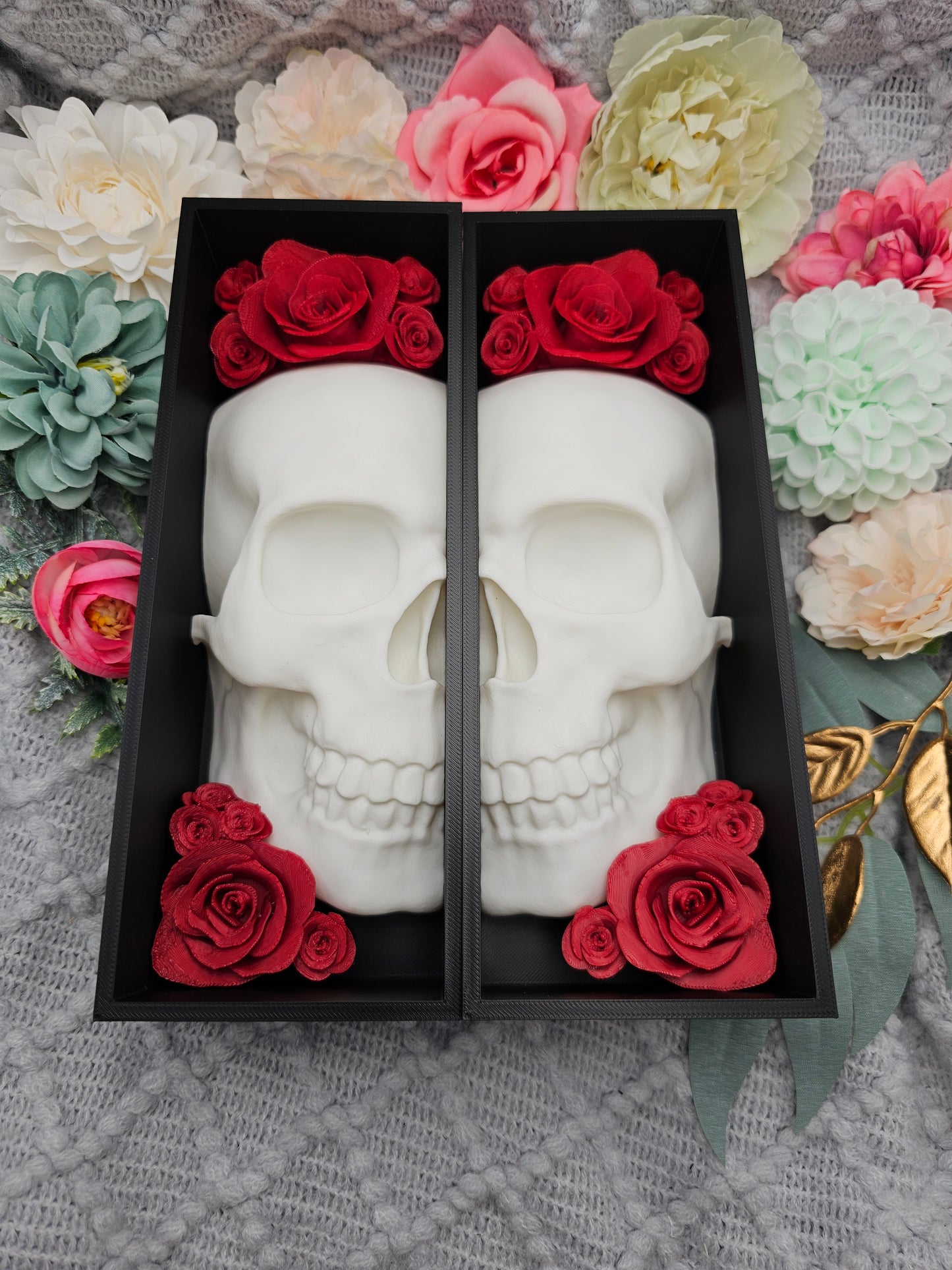 Book Nook Skull White with Roses 8 Colors to choose from Set/Single | 3D Print | Bookend | Bookshelf Decoration
