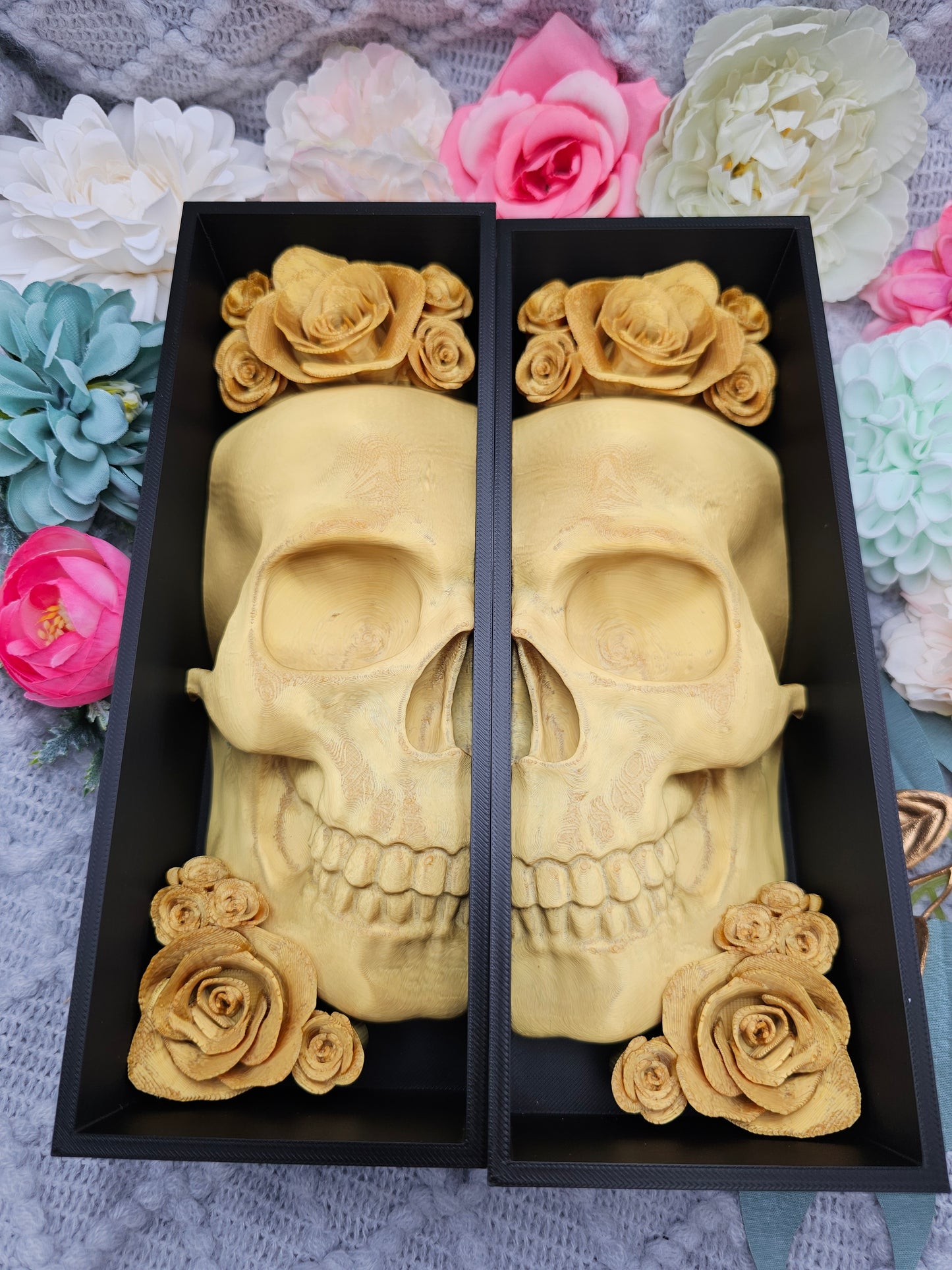 Book Nook Skull Gold with Roses 8 Colors to Choose From Set/Single | 3D Print | Bookend | Bookshelf Decoration