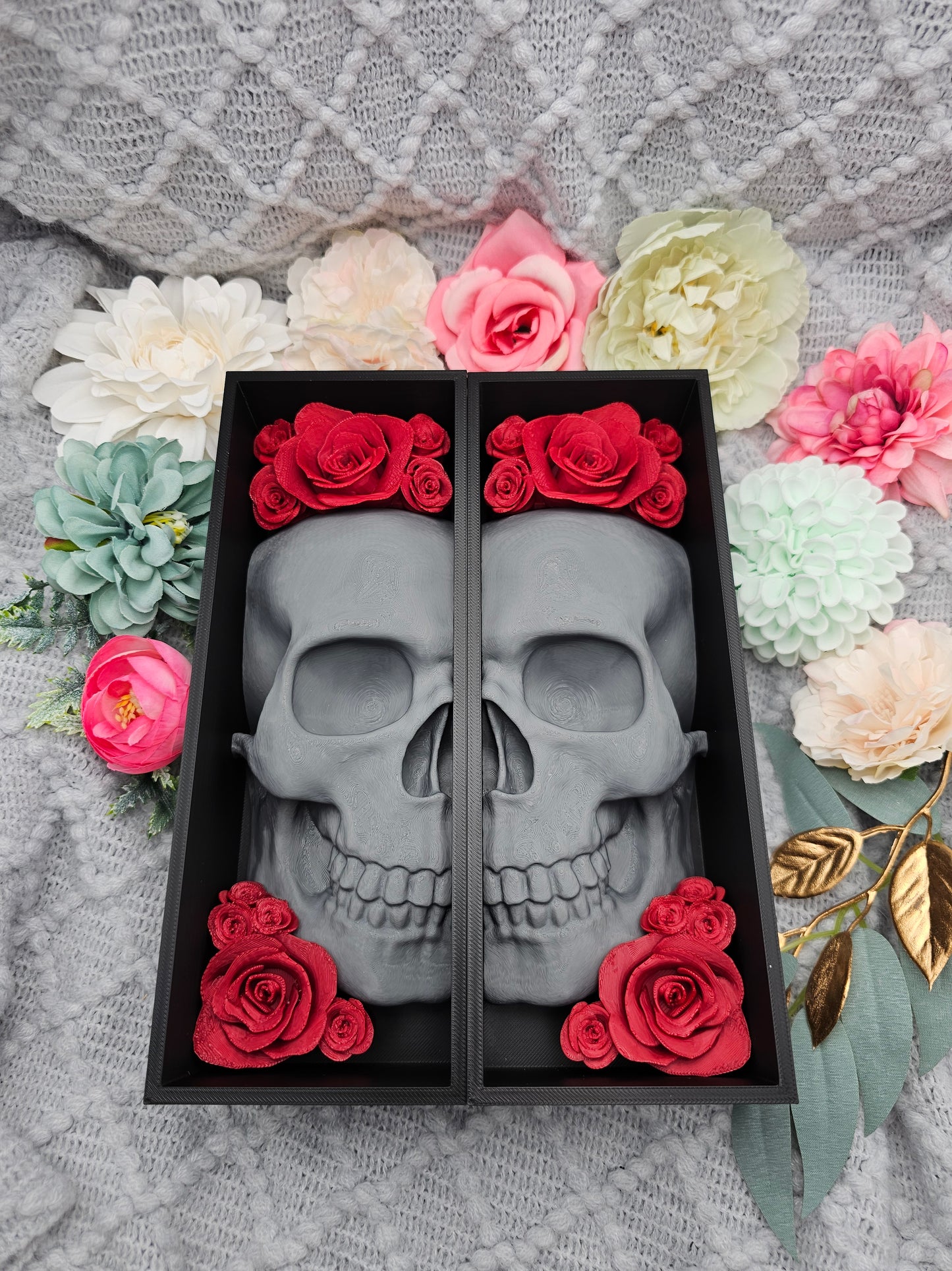Book Nook Skull Grey with Roses 8 Colors to Choose From Set/Single | 3D Print | Bookend | Bookshelf Decoration