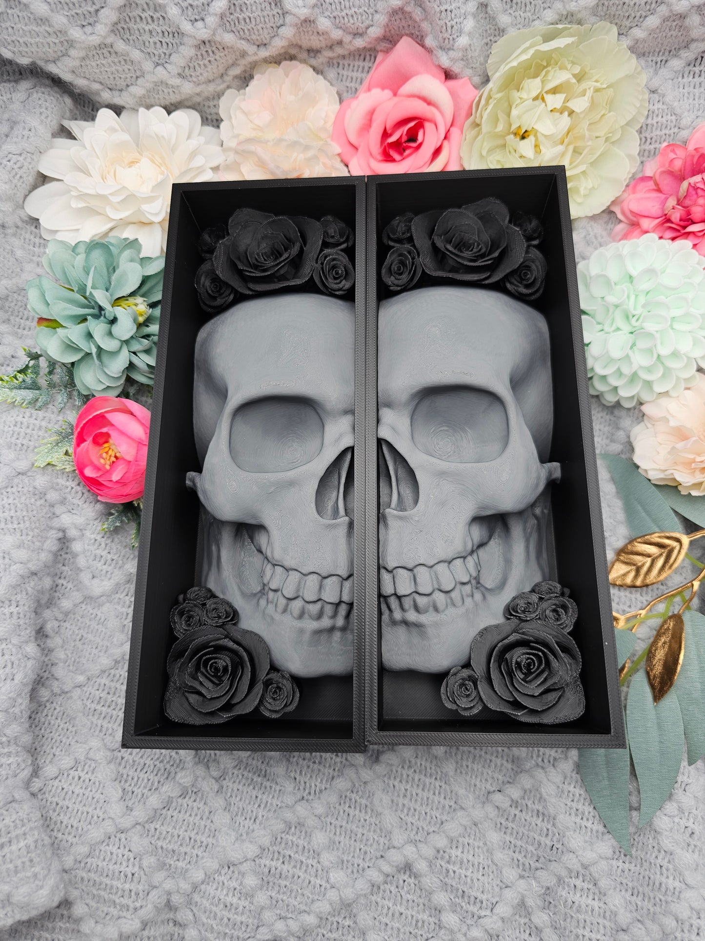 Book Nook Skull Grey with Roses 8 Colors to Choose From Set/Single | 3D Print | Bookend | Bookshelf Decoration