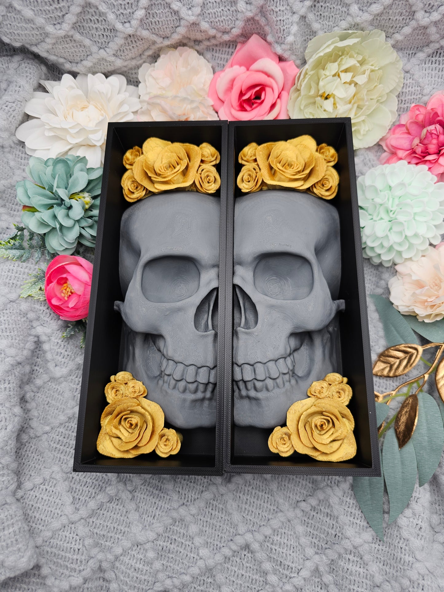 Book Nook Skull Grey with Roses 8 Colors to Choose From Set/Single | 3D Print | Bookend | Bookshelf Decoration