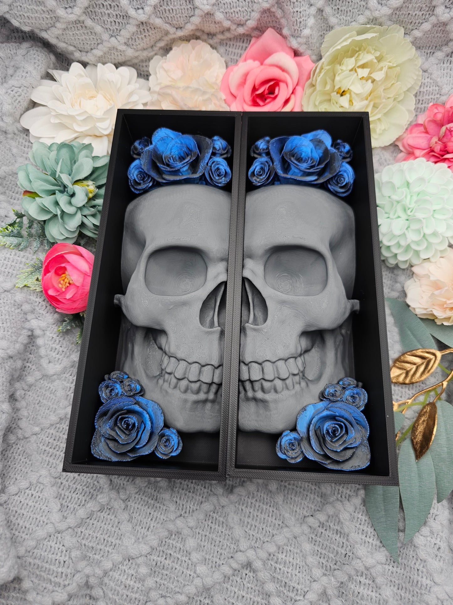 Book Nook Skull Grey with Roses 8 Colors to Choose From Set/Single | 3D Print | Bookend | Bookshelf Decoration