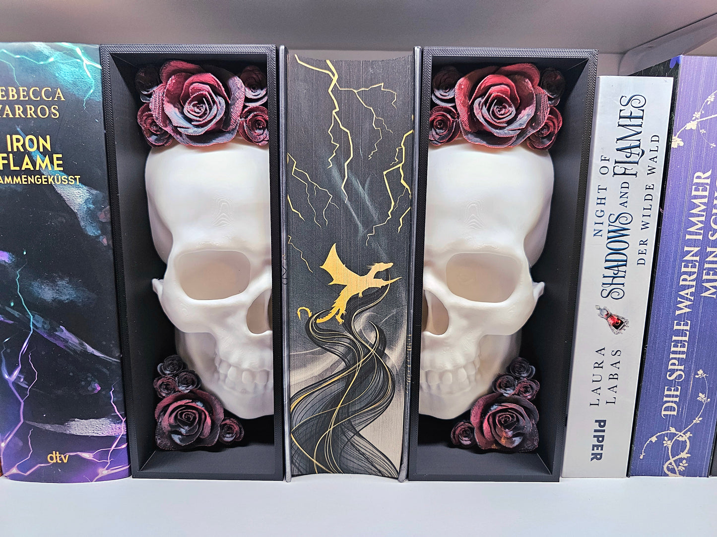 Book Nook Skull White with Roses 8 Colors to choose from Set/Single | 3D Print | Bookend | Bookshelf Decoration