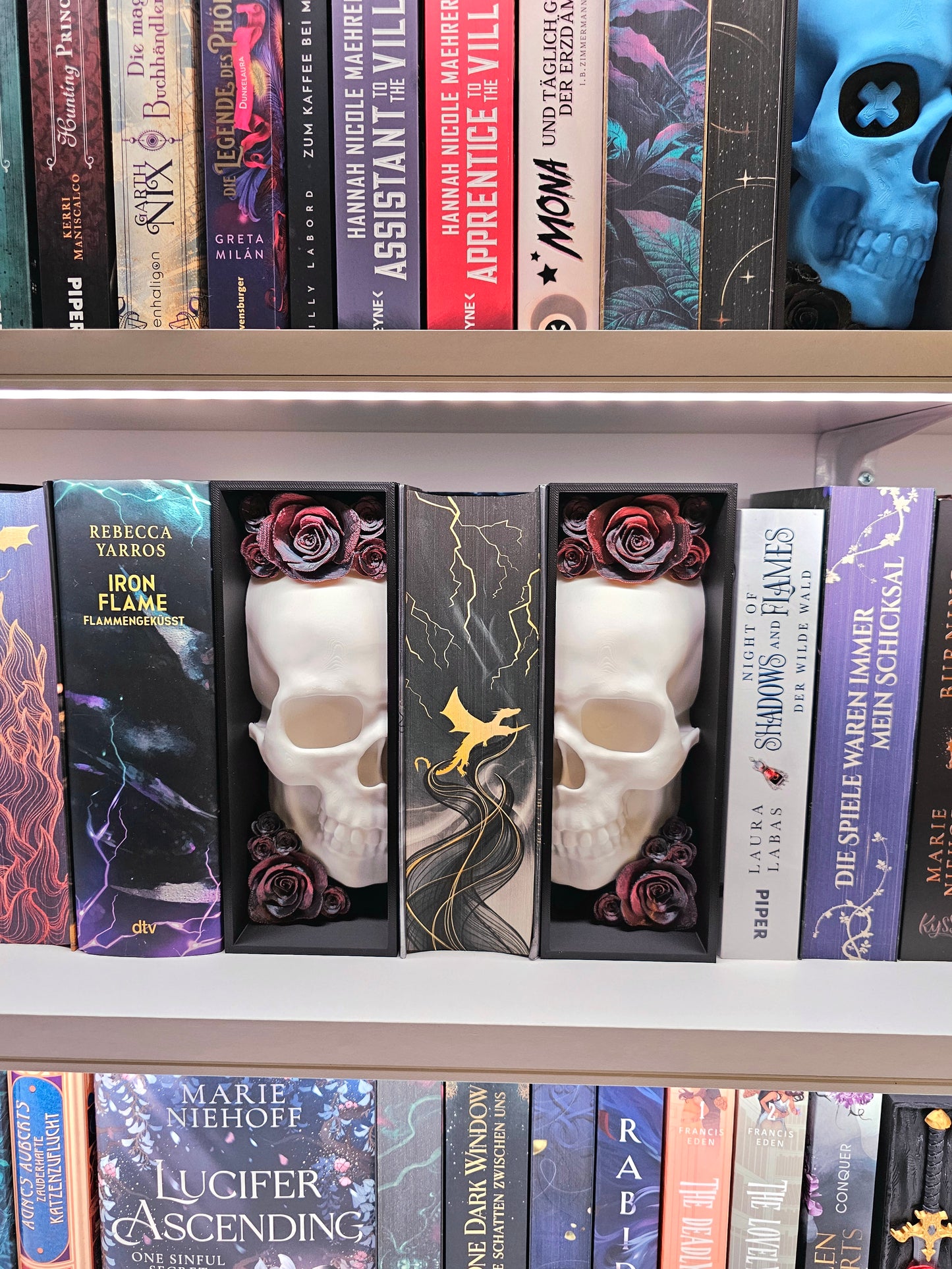 Book Nook Skull White with Roses 8 Colors to choose from Set/Single | 3D Print | Bookend | Bookshelf Decoration