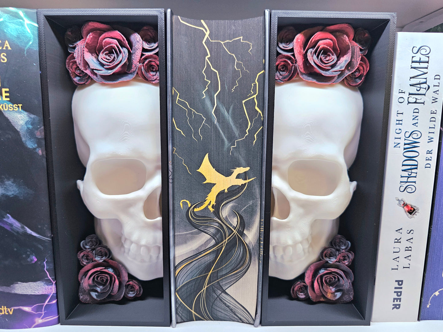 Book Nook Skull White with Roses 8 Colors to choose from Set/Single | 3D Print | Bookend | Bookshelf Decoration