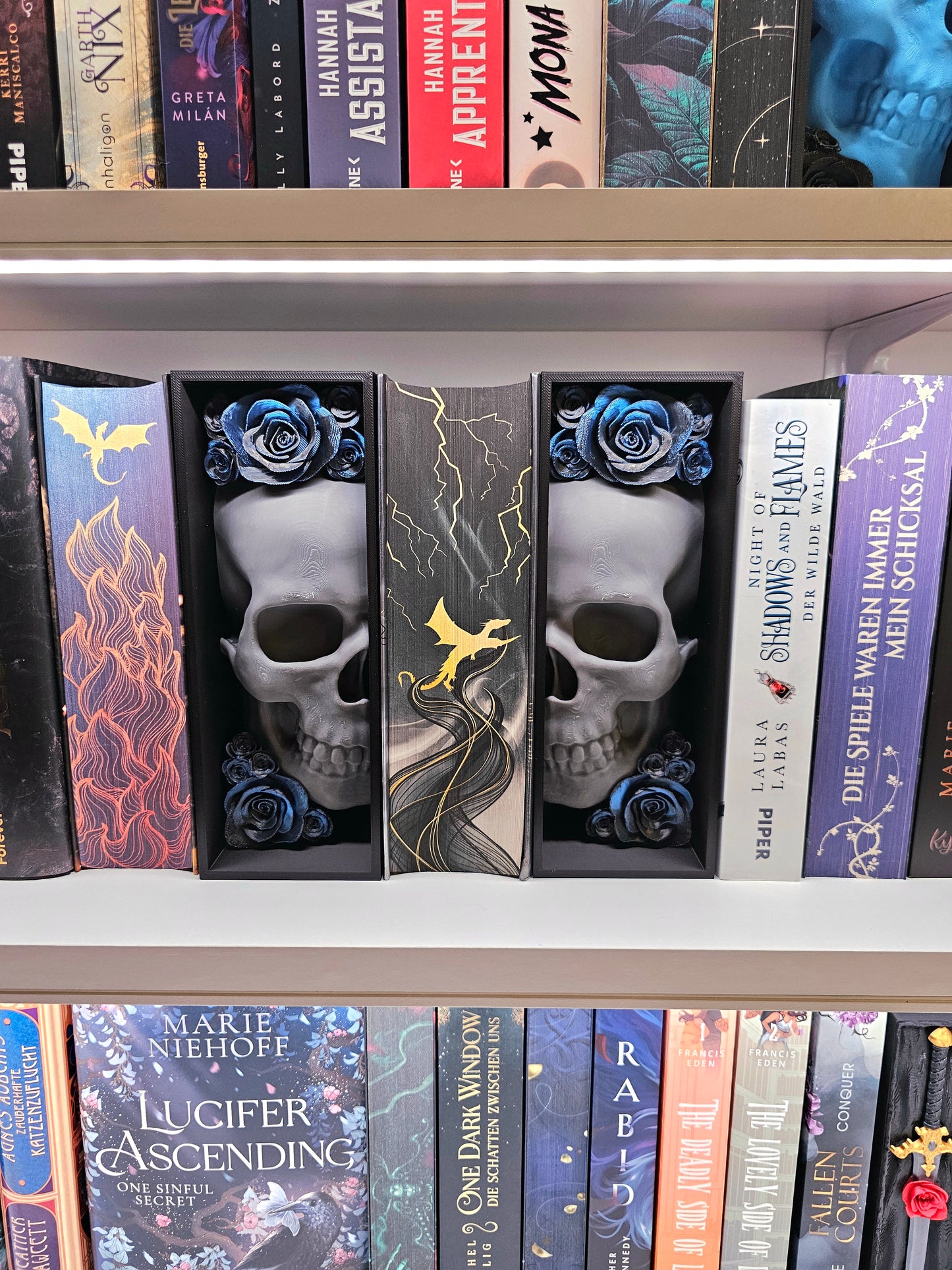 Book Nook Skull Grey with Roses 8 Colors to Choose From Set/Single | 3D Print | Bookend | Bookshelf Decoration