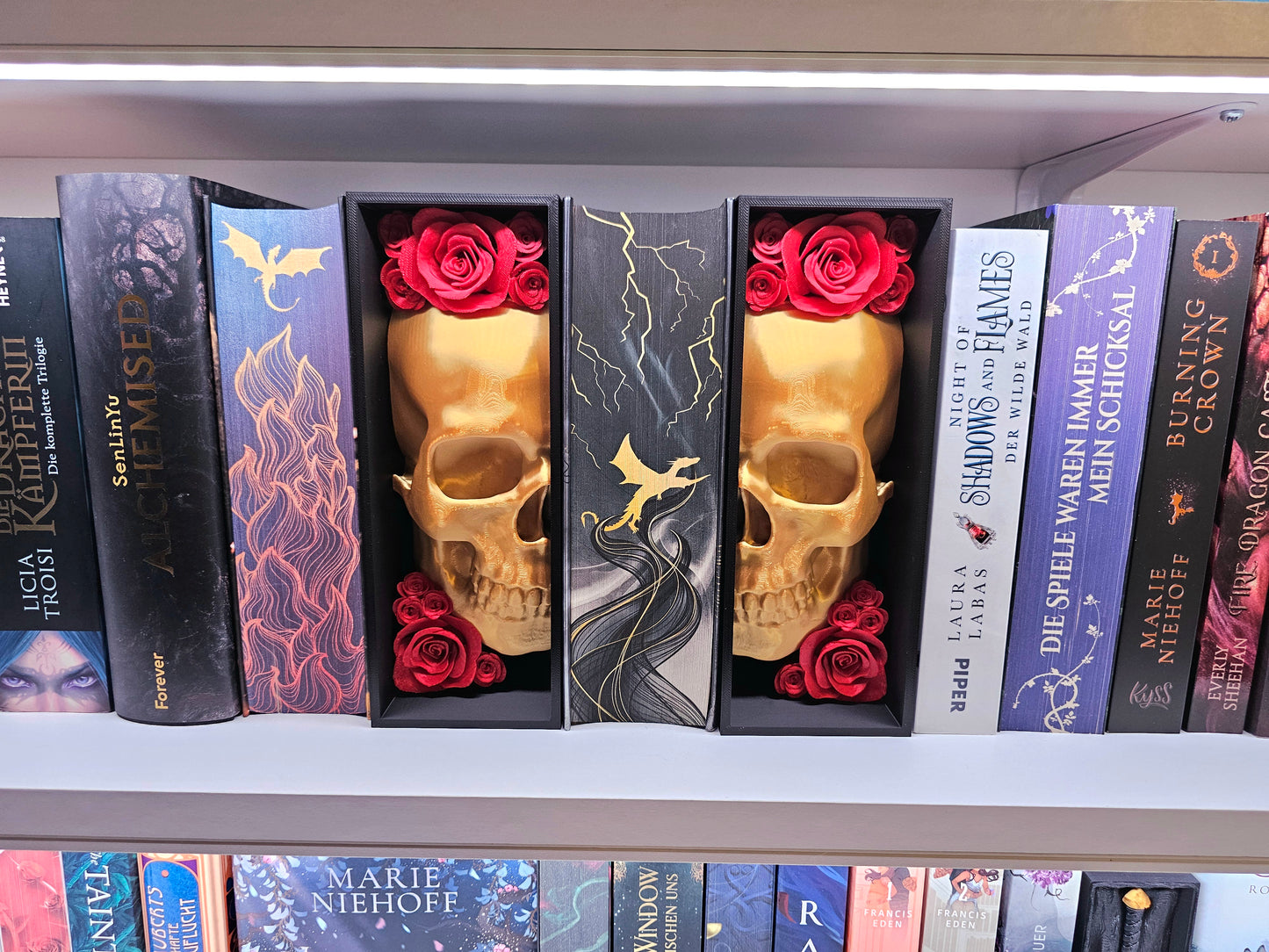Book Nook Skull Gold with Roses 8 Colors to Choose From Set/Single | 3D Print | Bookend | Bookshelf Decoration