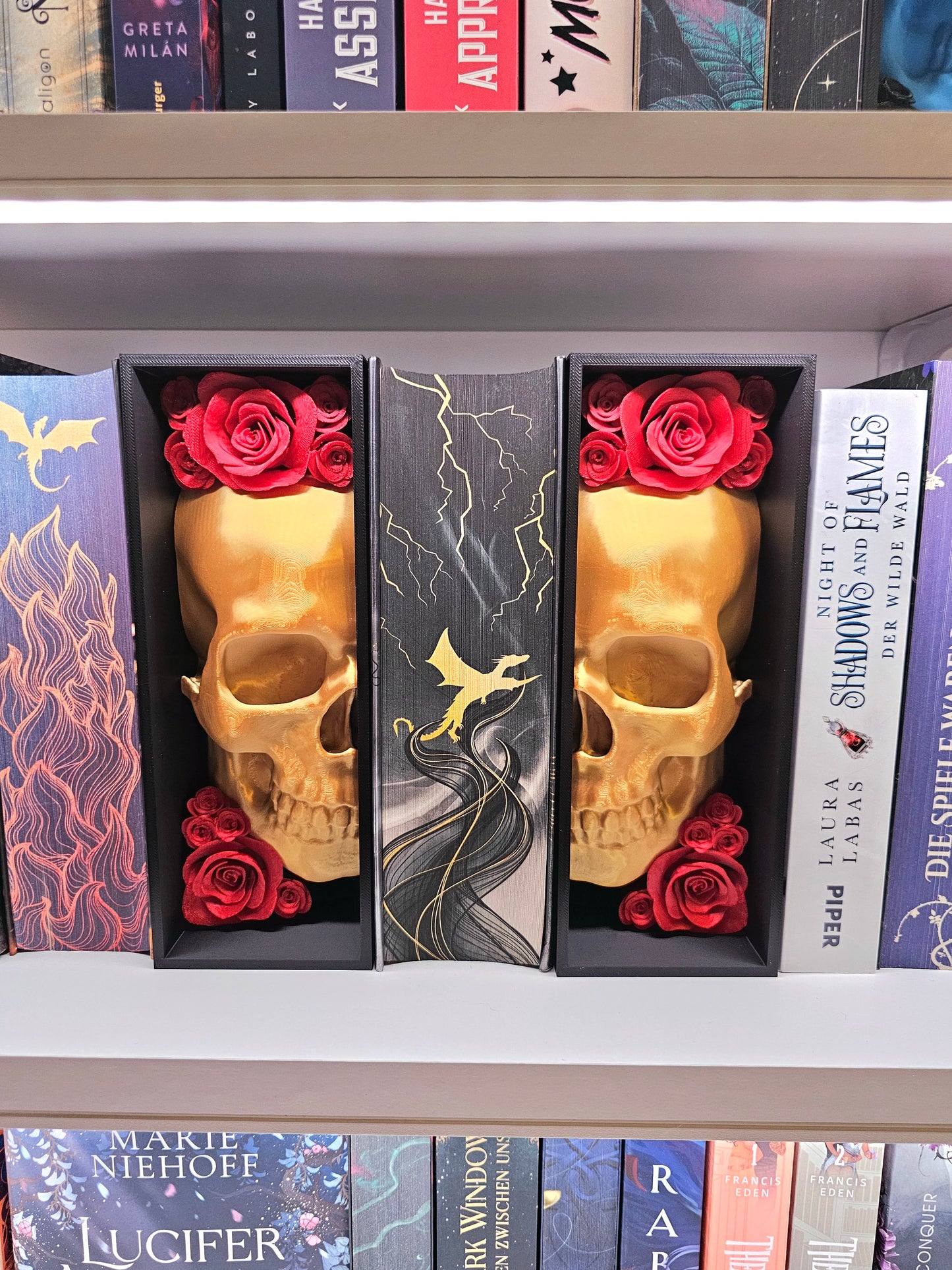 Book Nook Skull Gold with Roses 8 Colors to Choose From Set/Single | 3D Print | Bookend | Bookshelf Decoration