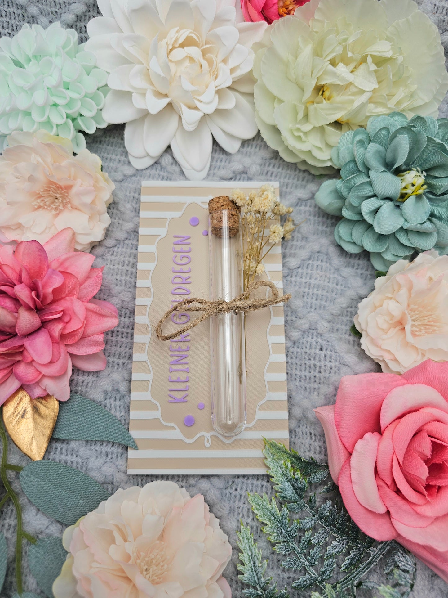 Wish Granter Card with Test Tube | Beige | Motif Choice | 3D Print