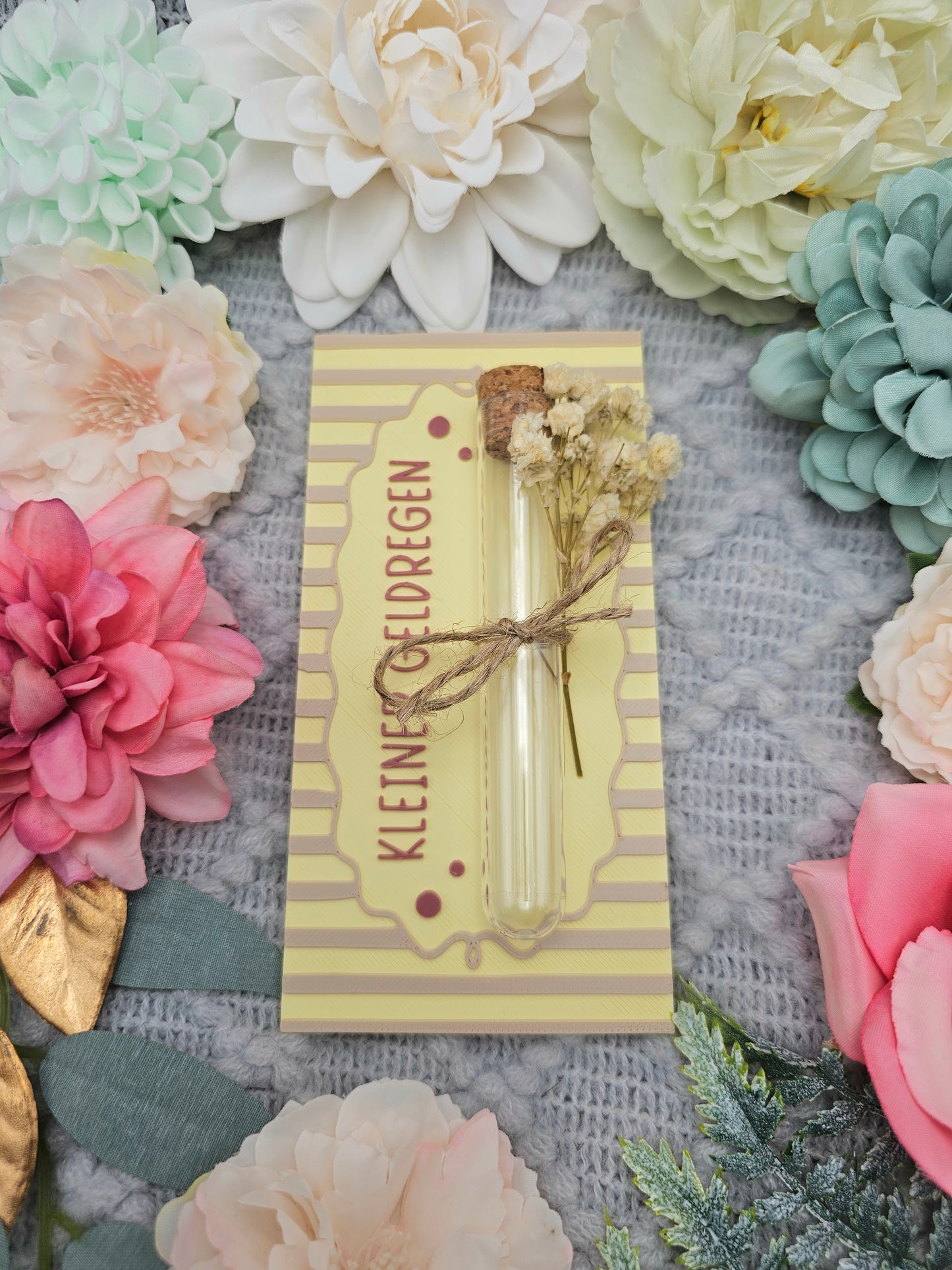 Wish Fulfilment Card with Test Tube | Yellow | Choice of Design | 3D Print