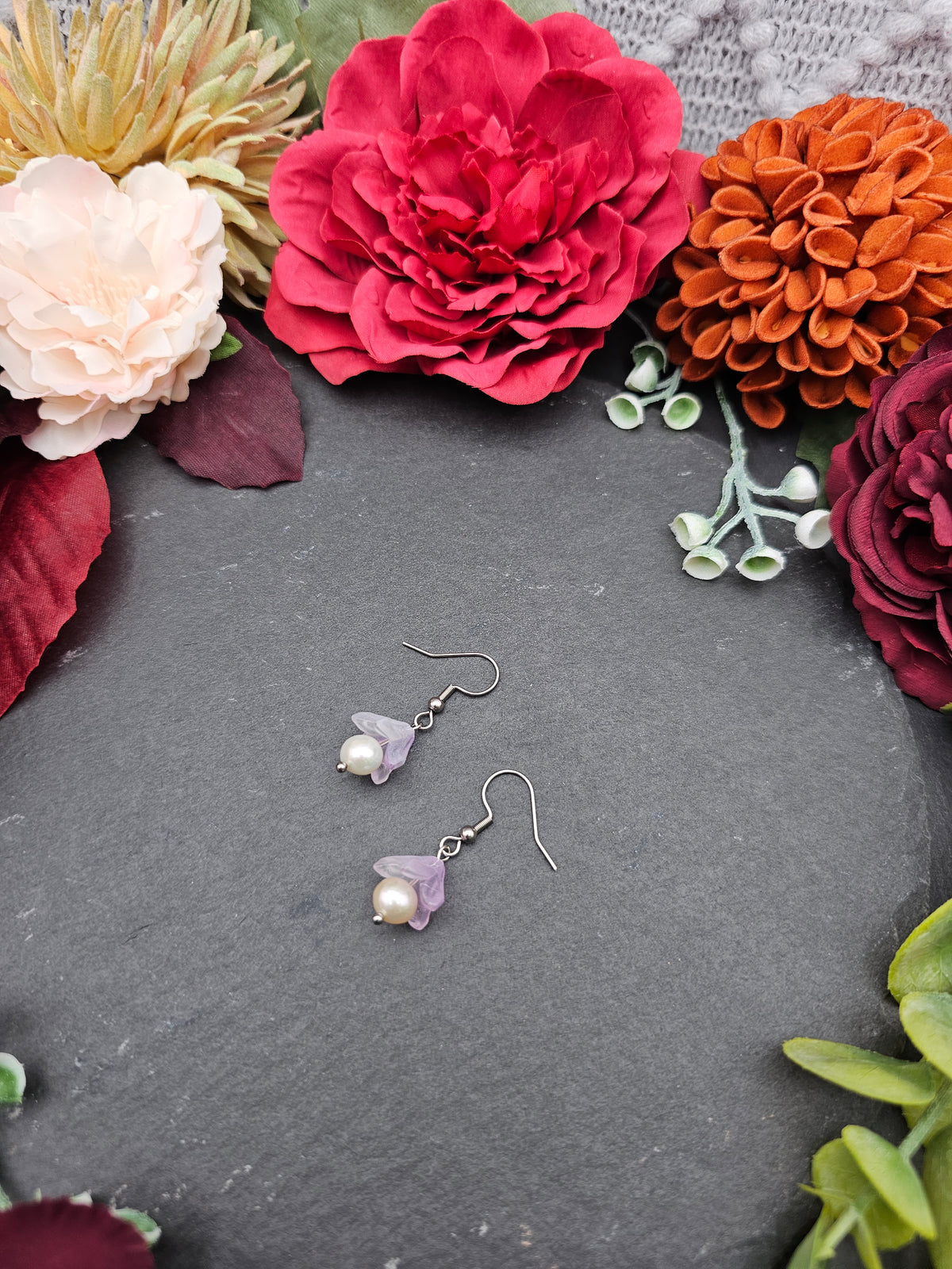 Ohrringe Floral Lila | Süßwasserzuchtperle | Edelstahl