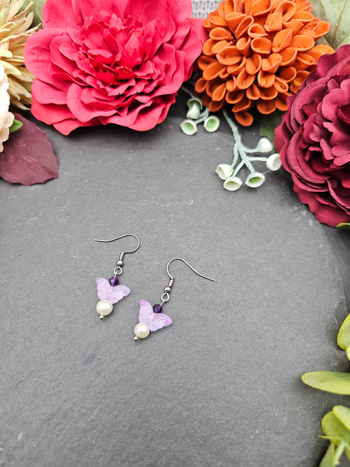 Ohrringe Schmetterling Lila | Süßwasserzuchtperle & Amethyst | Edelstahl