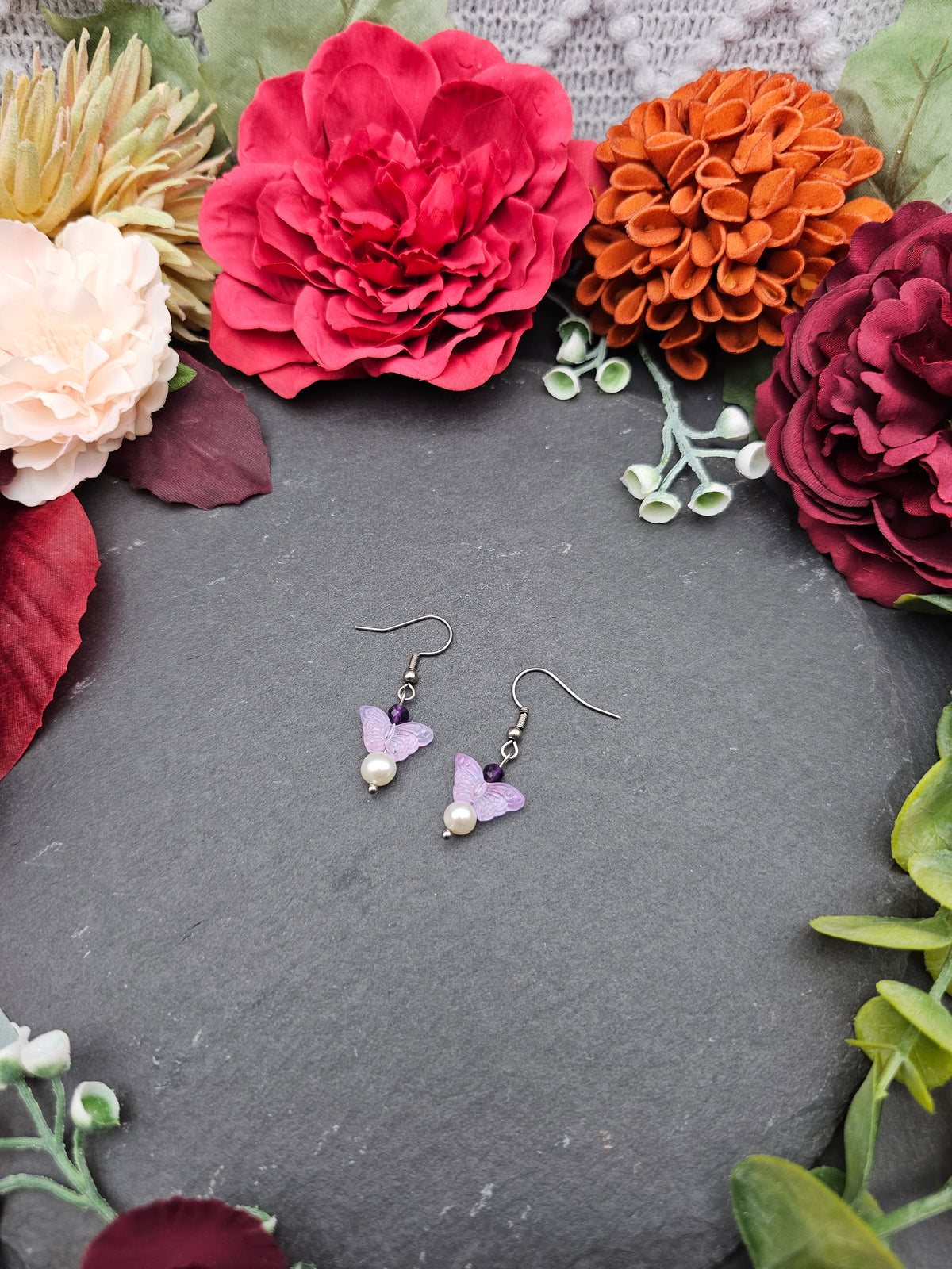 Ohrringe Schmetterling Lila | Süßwasserzuchtperle & Amethyst | Edelstahl