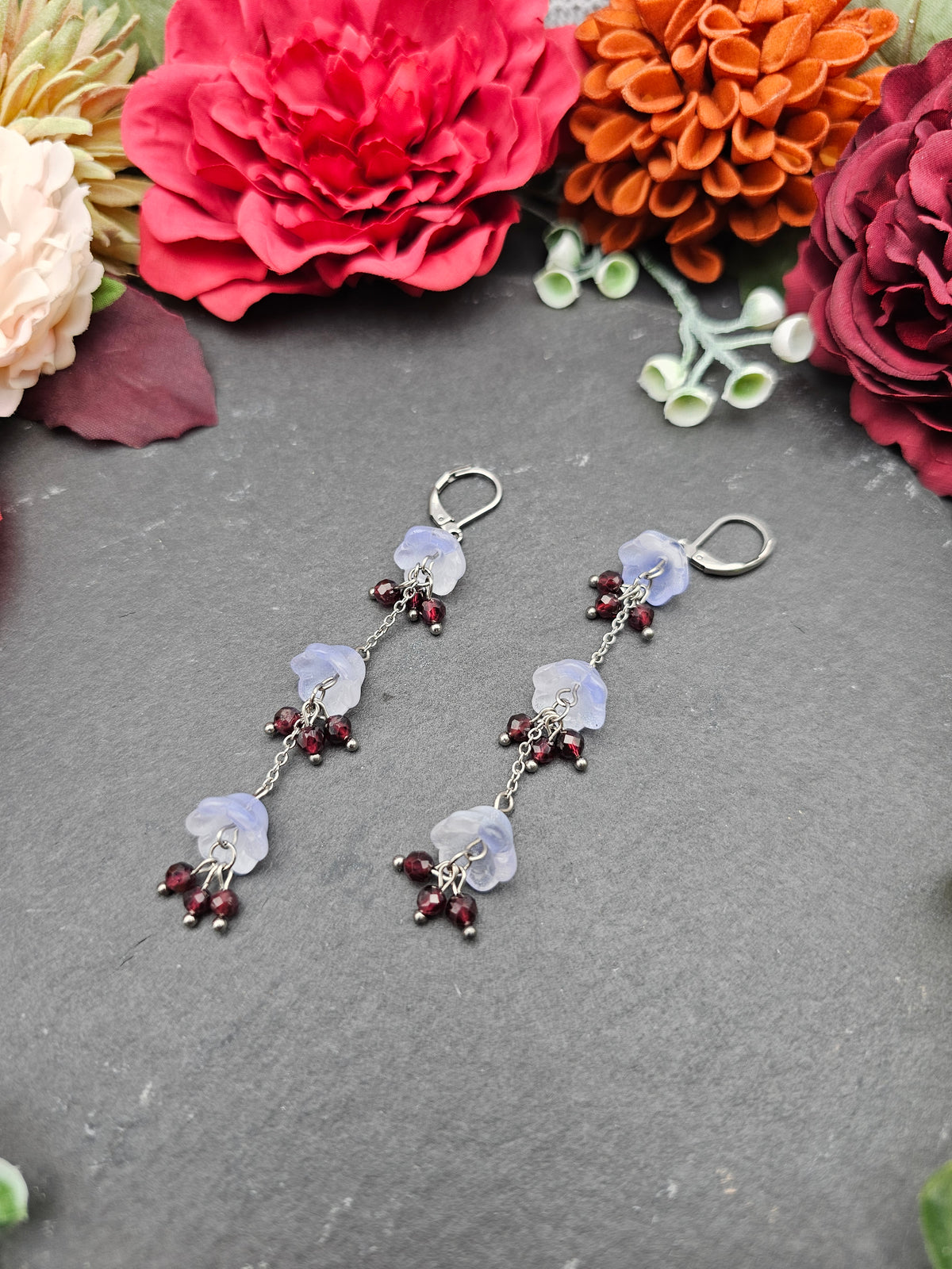 Ohrringe Floral Blau Lang | Granat | Edelstahl