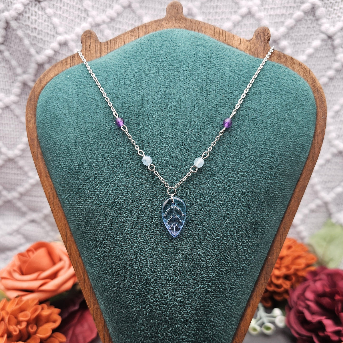 Halskette Blatt Blau-Lila | Aquamarin & Amethyst | Edelstahl