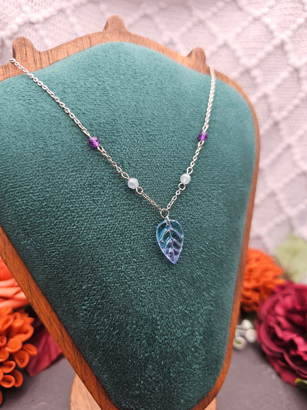 Halskette Blatt Blau-Lila | Aquamarin & Amethyst | Edelstahl
