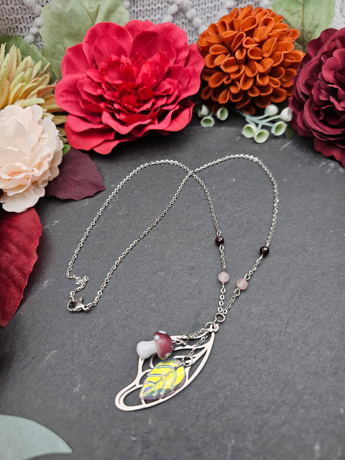 Halskette Magic Forest Light | Rosaquarz & Granat | Edelstahl