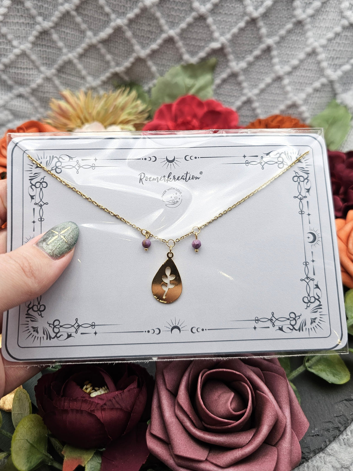 Halskette Floral | Lepidolith | Edelstahl vergoldet