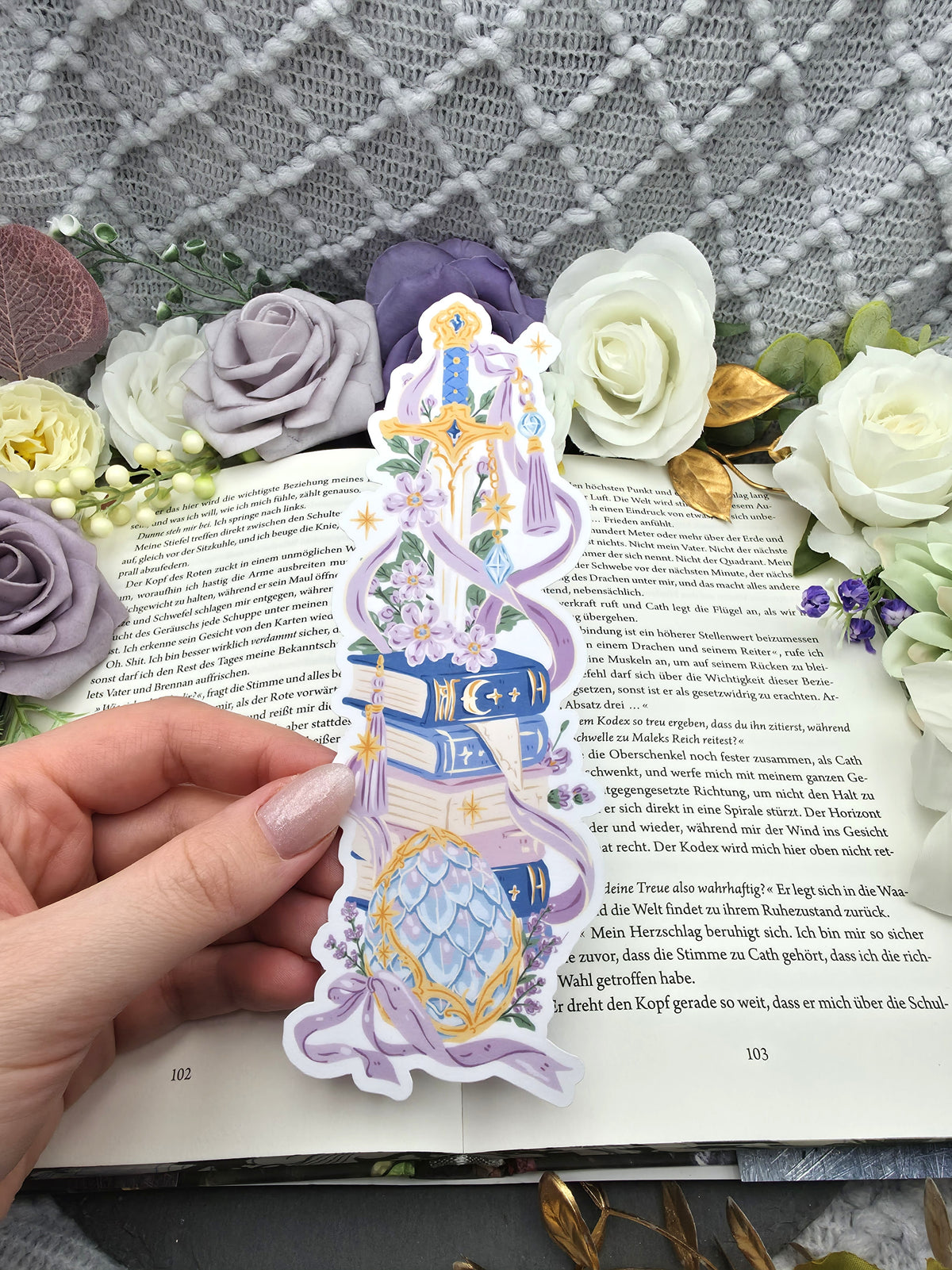 Lesezeichen Fantasy Bookstack | Die Cut Bookmark