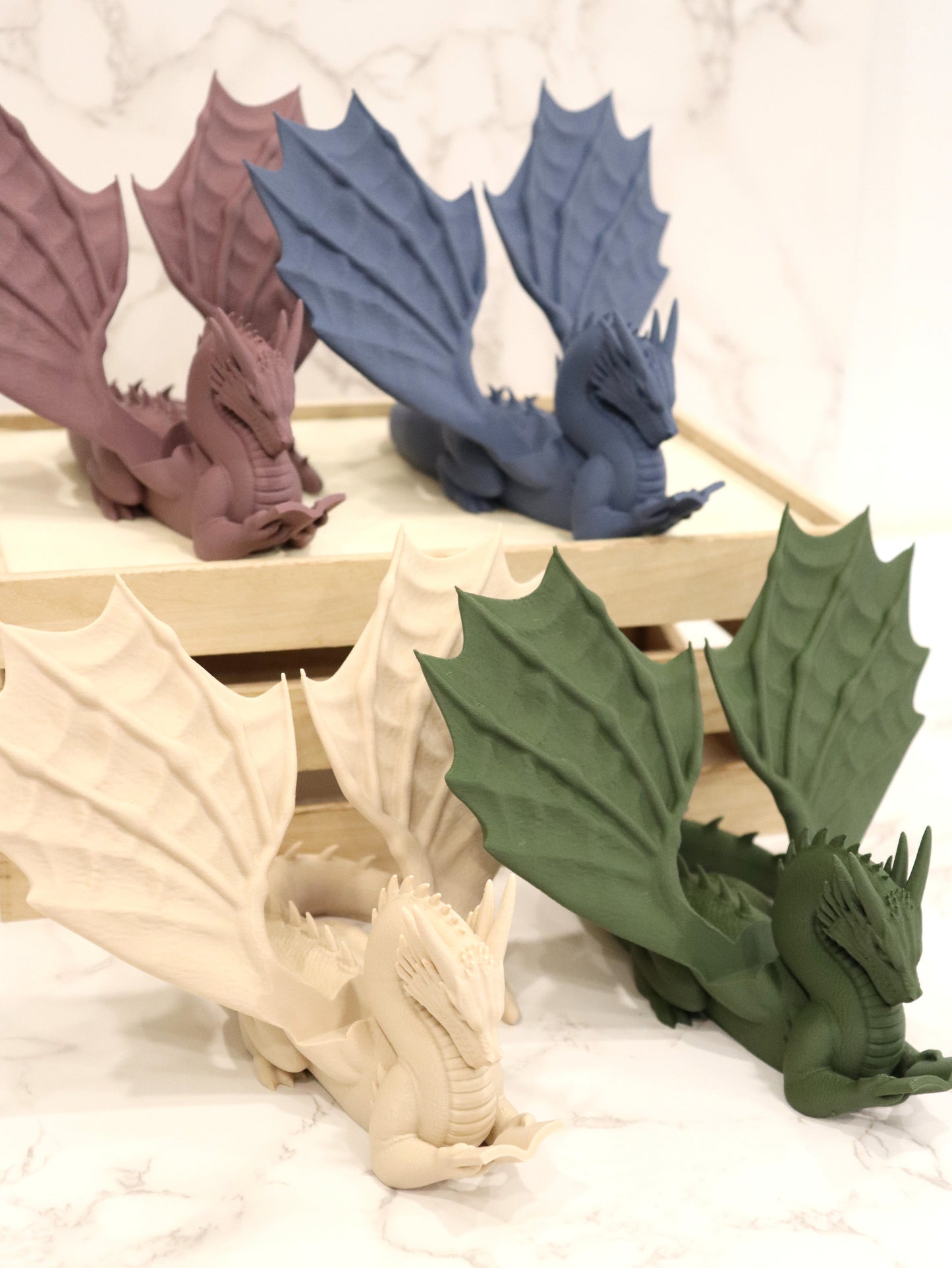 Buchhalter lesender Drache Farbauswahl Cozy Colors | verschiedene Größen | 3D Druck | Aufsteller Bücher E-Reader Tablet