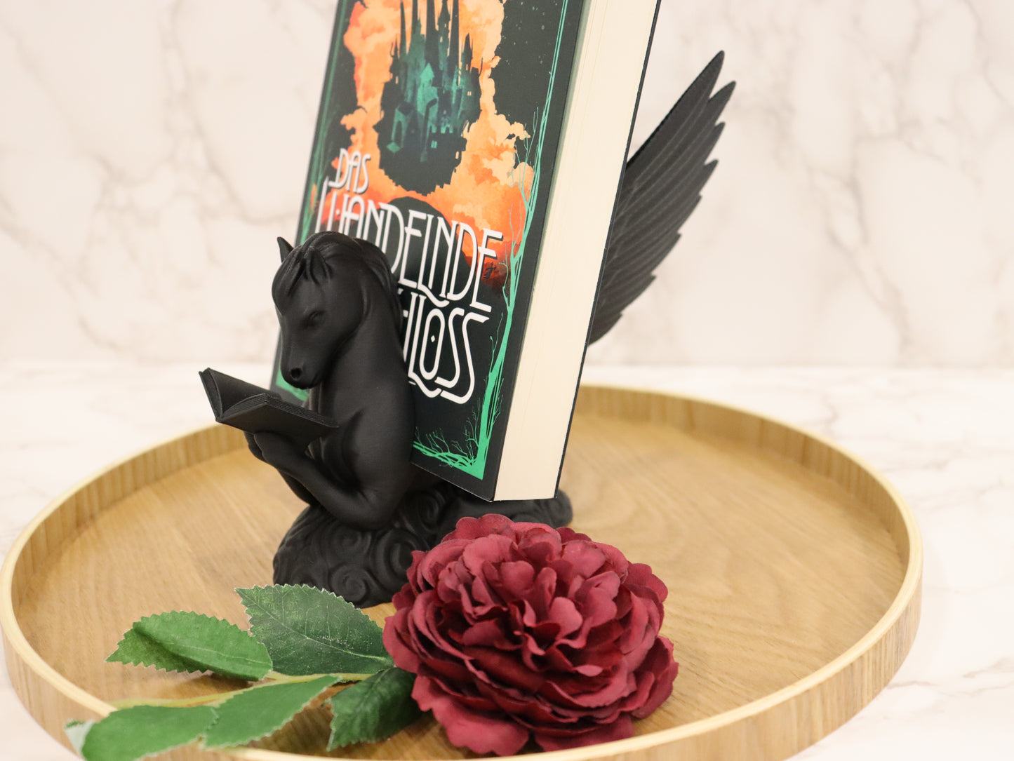 Buchhalter lesender Pegasus Farbwahl | 3D Druck | Aufsteller Taschenbücher E-Reader Tablet