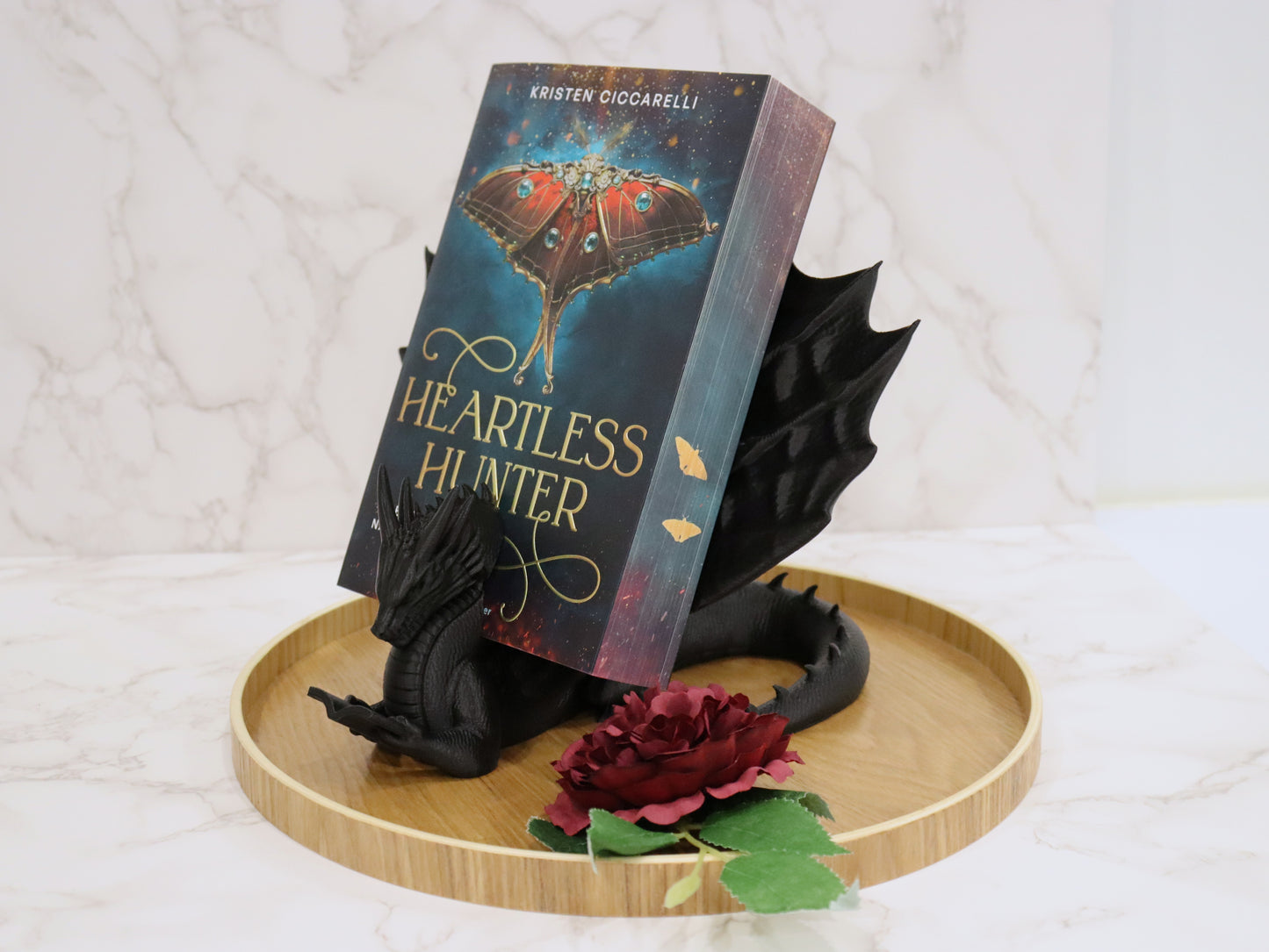 Accountant Reading Dragon Black | various sizes | 3D print | Stand Books E-reader Tablet