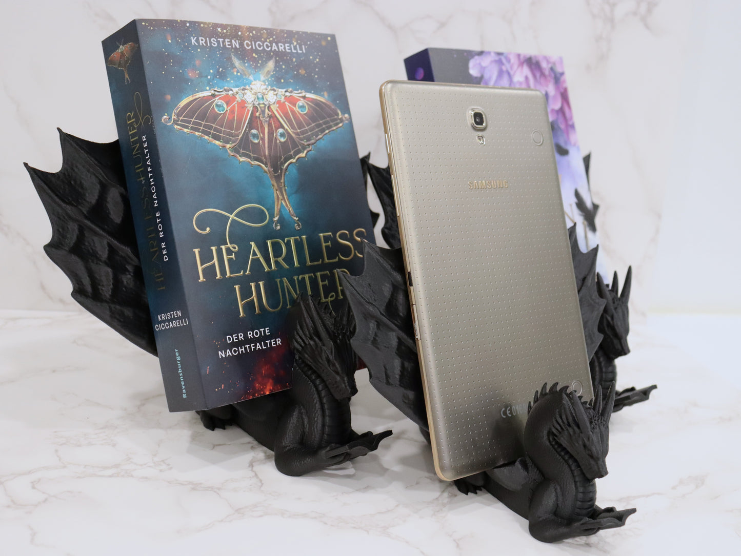 Accountant Reading Dragon Black | various sizes | 3D print | Stand Books E-reader Tablet