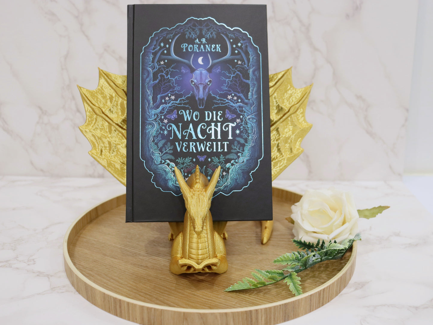 Accountant Reading Dragon glossy gold | various sizes | 3D Print | Stand for Books E-Readers Tablets