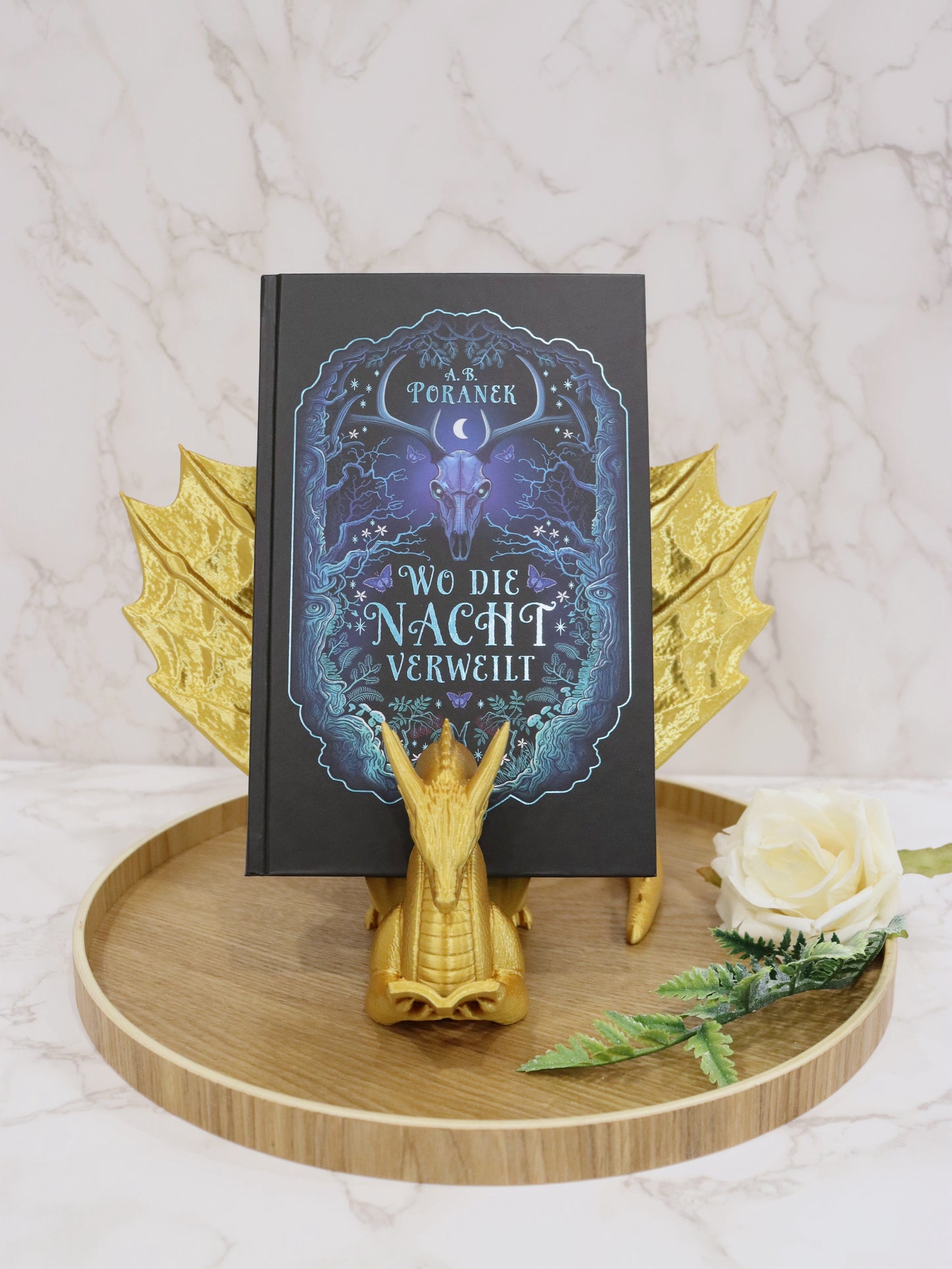 Accountant Reading Dragon glossy gold | various sizes | 3D Print | Stand for Books E-Readers Tablets