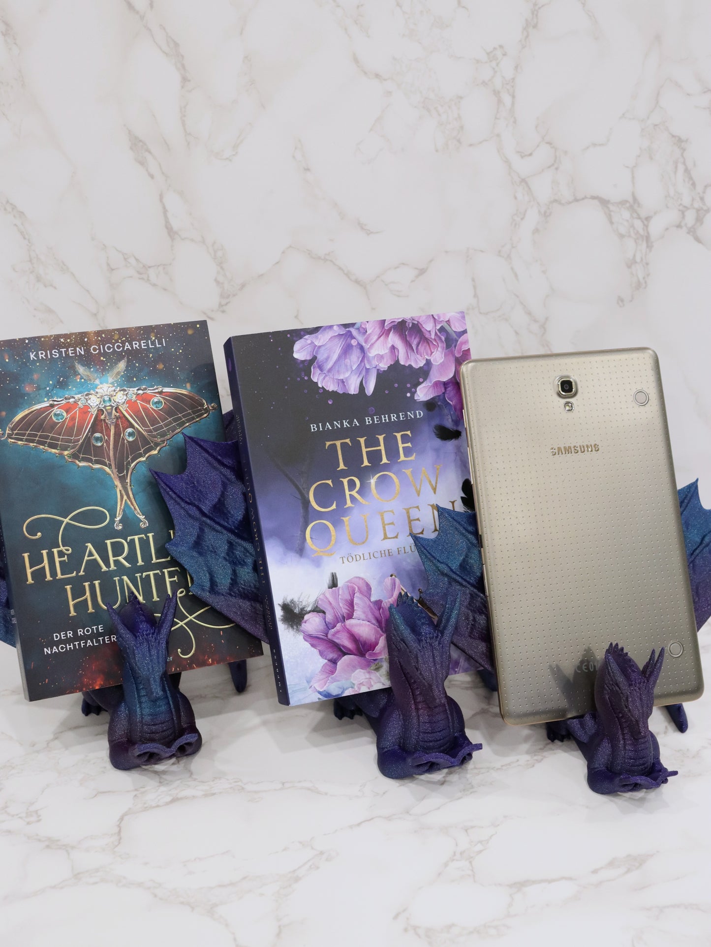 Accountant Reading Dragon Galaxy glossy | various sizes | 3D print | Stand for Books E-Reader Tablet