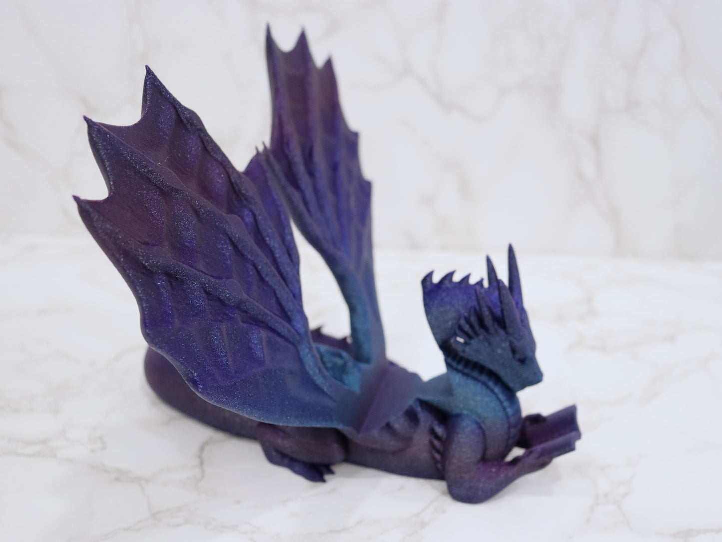 Accountant Reading Dragon Galaxy glossy | various sizes | 3D print | Stand for Books E-Reader Tablet