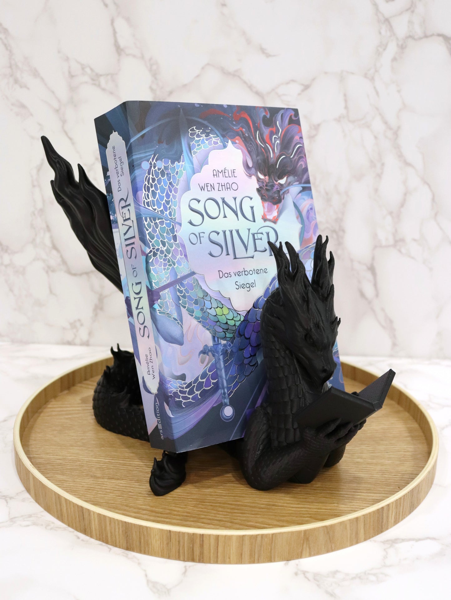 Accountant Reading Fire Dragon Black | various sizes | 3D print | Stand Books E-reader Tablet