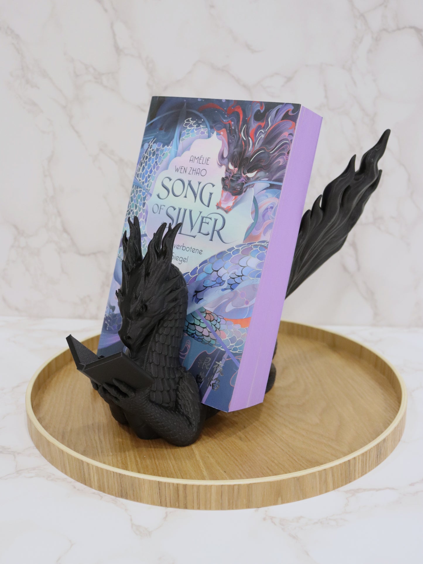 Accountant Reading Fire Dragon Black | various sizes | 3D print | Stand Books E-reader Tablet