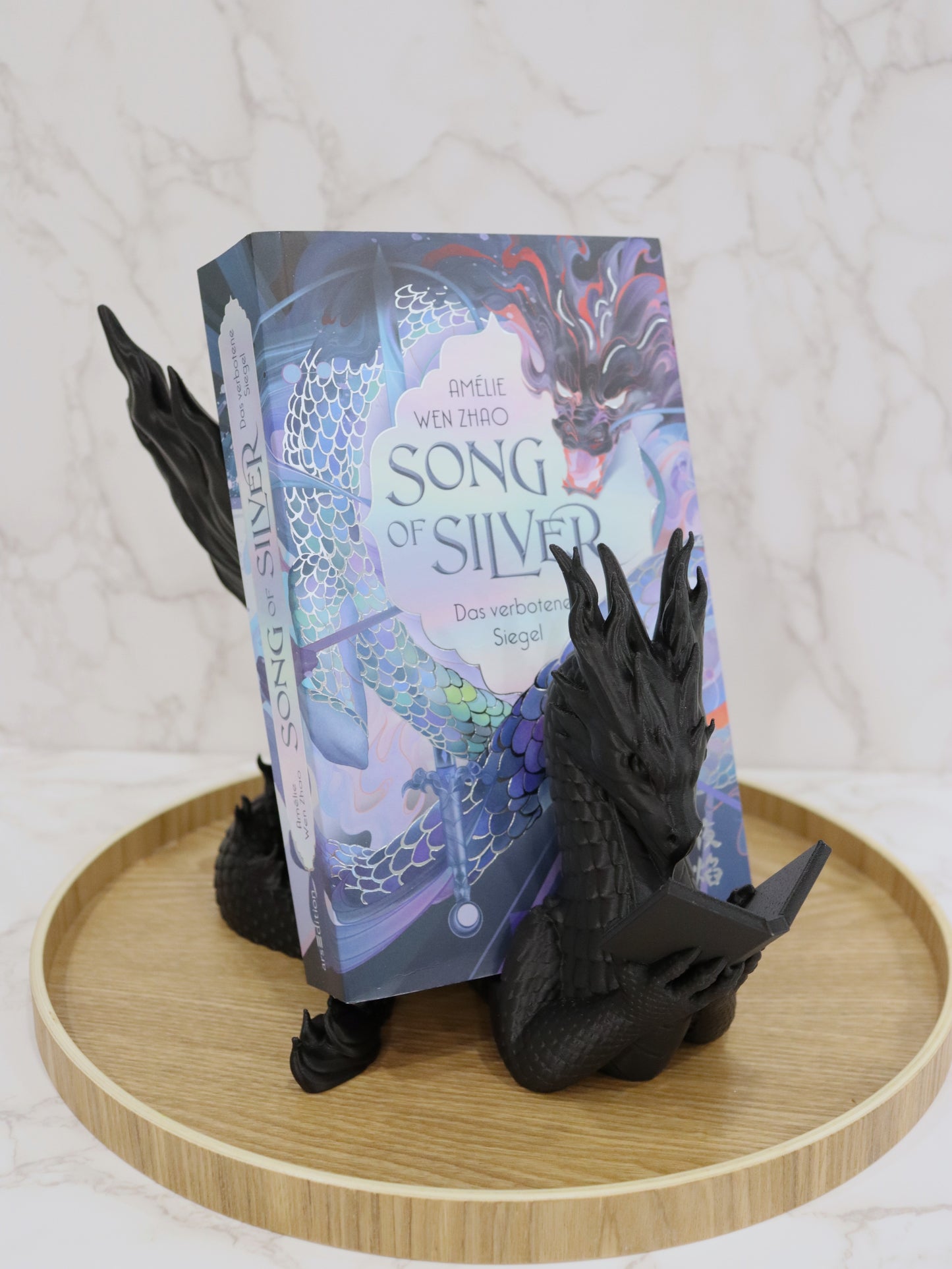 Accountant Reading Fire Dragon Black | various sizes | 3D print | Stand Books E-reader Tablet