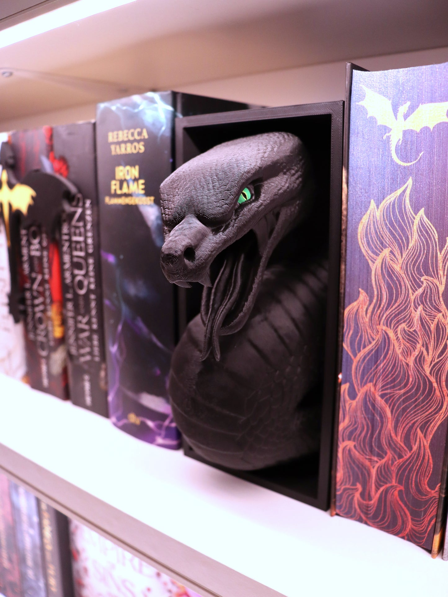Book Nook Schlange Schwarz | 3D Druck | Buchstütze | Dekoration Bücherregal