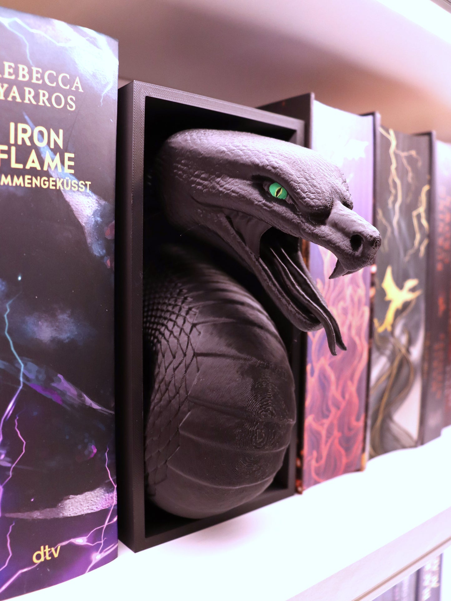 Book Nook Schlange Schwarz | 3D Druck | Buchstütze | Dekoration Bücherregal