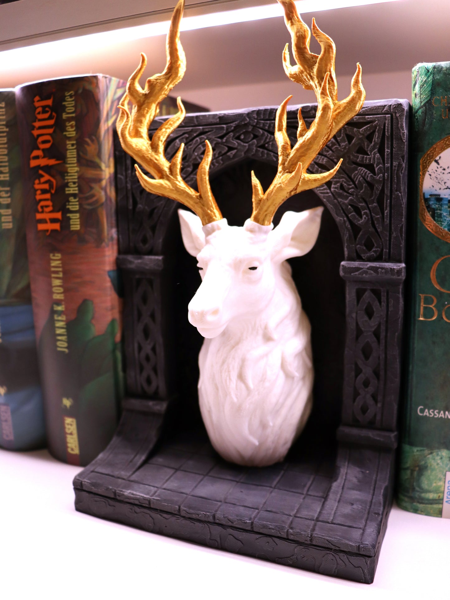 Book Nook Hirsch Schwarz/Weiß/Gold | 3D Druck | Buchstütze | Dekoration Bücherregal