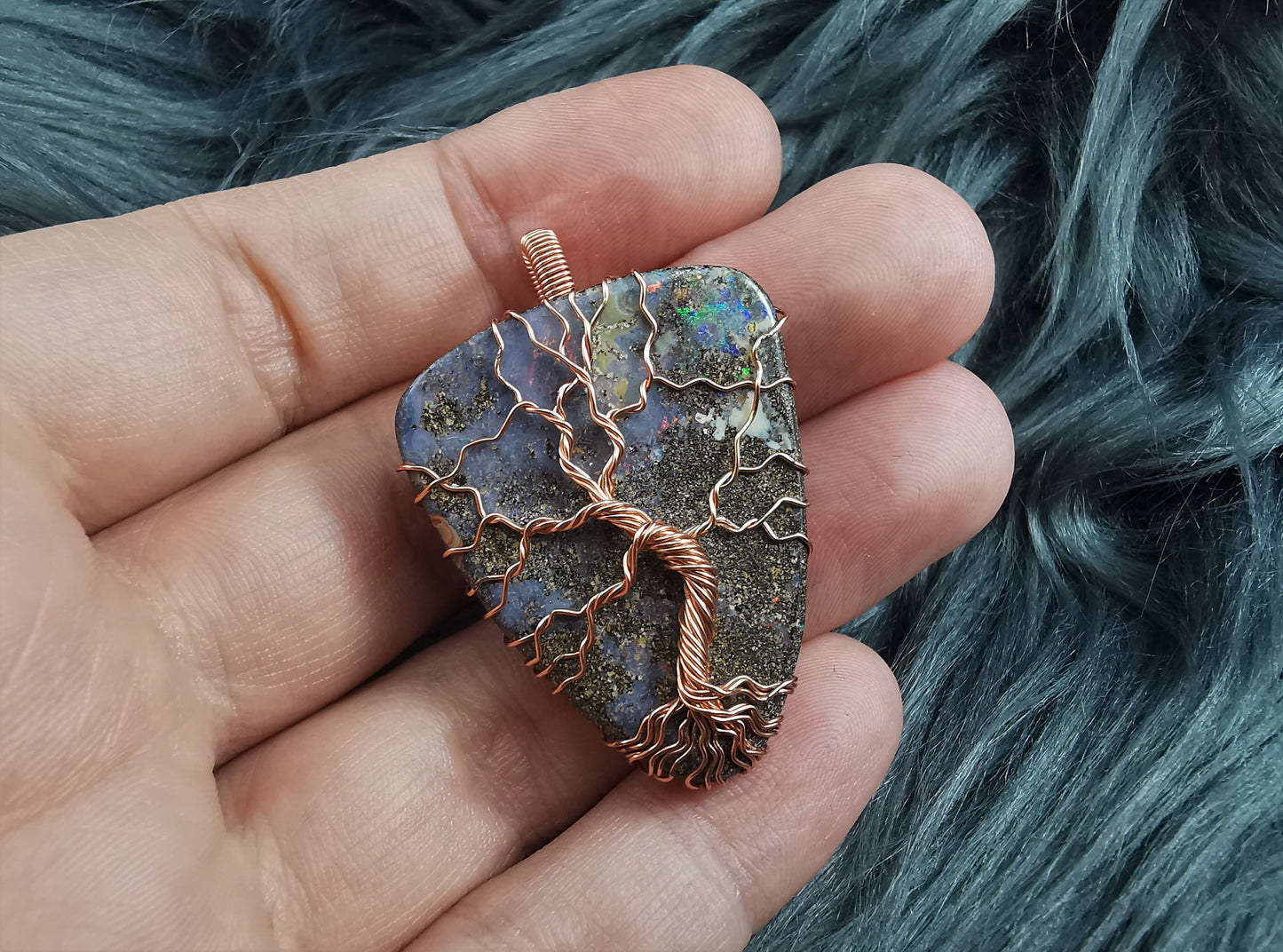 Baum des Lebens Yggdrasil Boulder Opal Anhänger Schmuckdraht Einzelstück