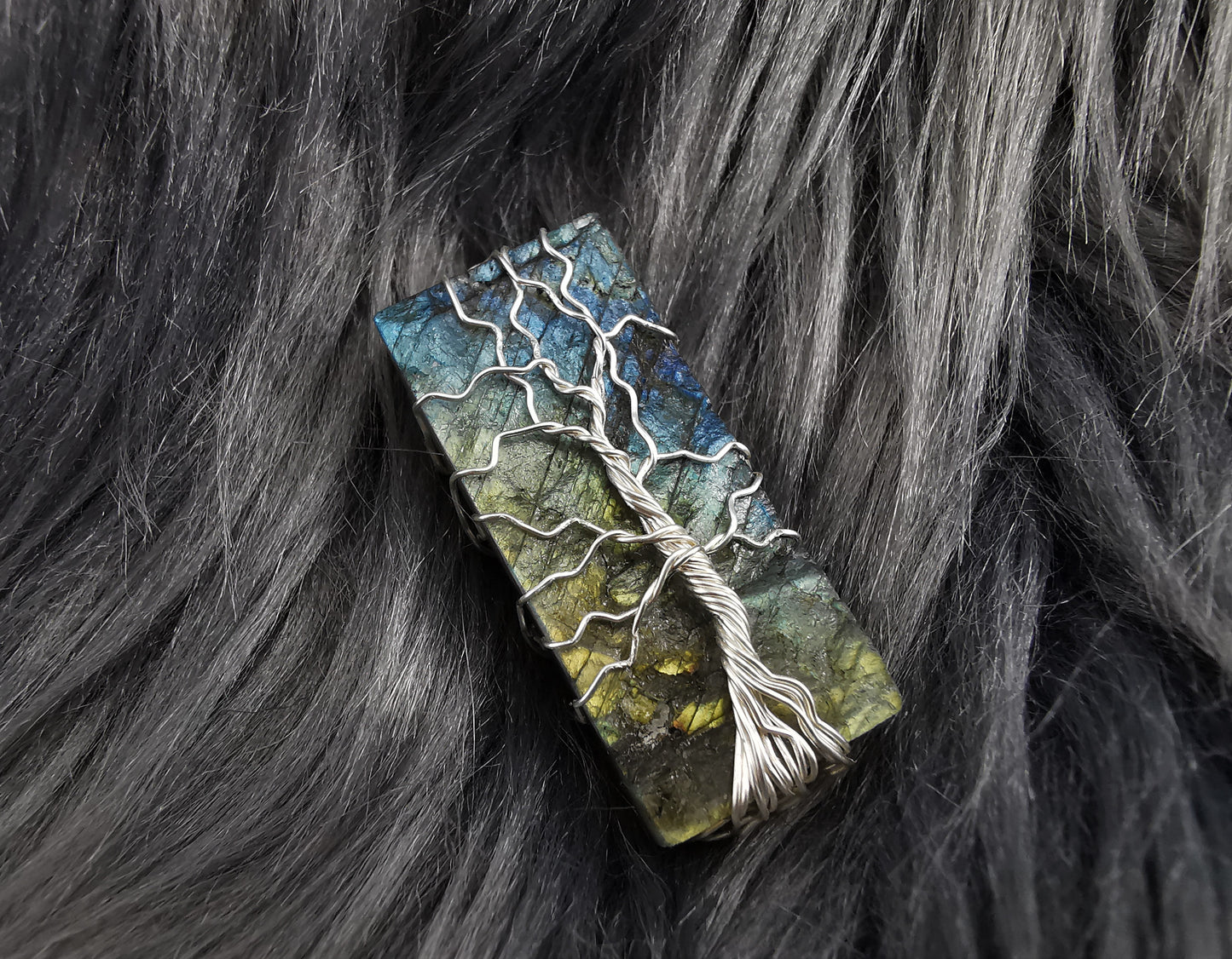Baum des Lebens Yggdrasil Labradorit roh blau grün Anhänger Schmuckdraht Einzelstück