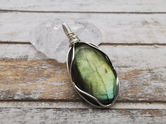 Handgefertigter Labradorit Anhänger | Schmuckdraht | Wire Wrap Pendant | Einzelstück