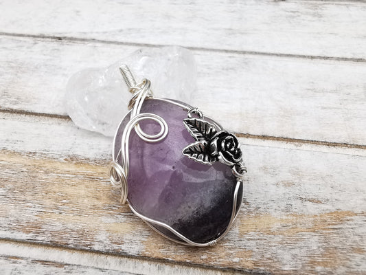 Handgefertigter Amethyst & Rose Anhänger | Schmuckdraht | Wire Wrap Pendant | Einzelstück