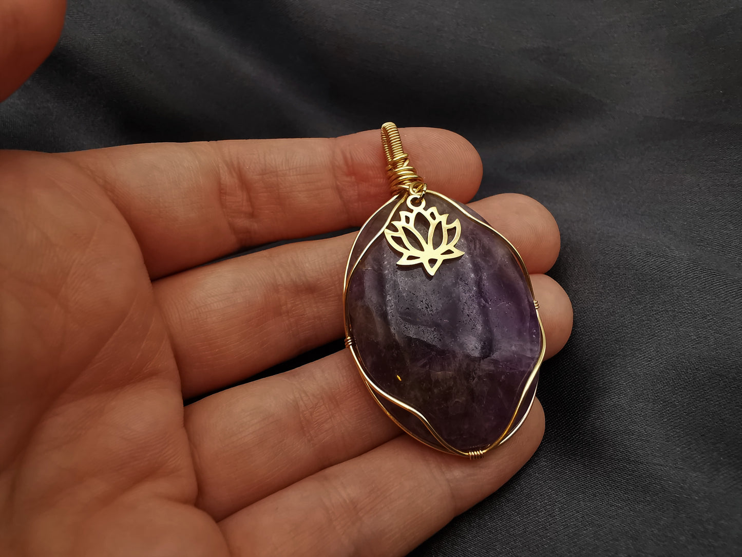 Amethyst Lotusblume  Anhänger | Schmuckdraht | Unikat | Handmade Schmuck | Edelstein Anhänger | wire wrapped