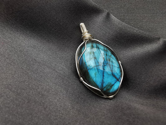 Labradorit blau Anhänger | 925er Silber | Unikat | Handmade Schmuck | Edelstein Anhänger | wire wrapped